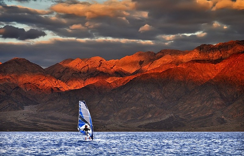 Windsurfing&nbsp;-&nbsp;�����, �����, ����, ����� ���, ���� ����,&nbsp; clouds sky Eilat Red Sea sailing.&nbsp;����� ��&nbsp;���� �������. ������: NIKON D80