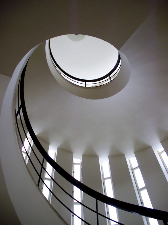 אסתר  קומבריאל