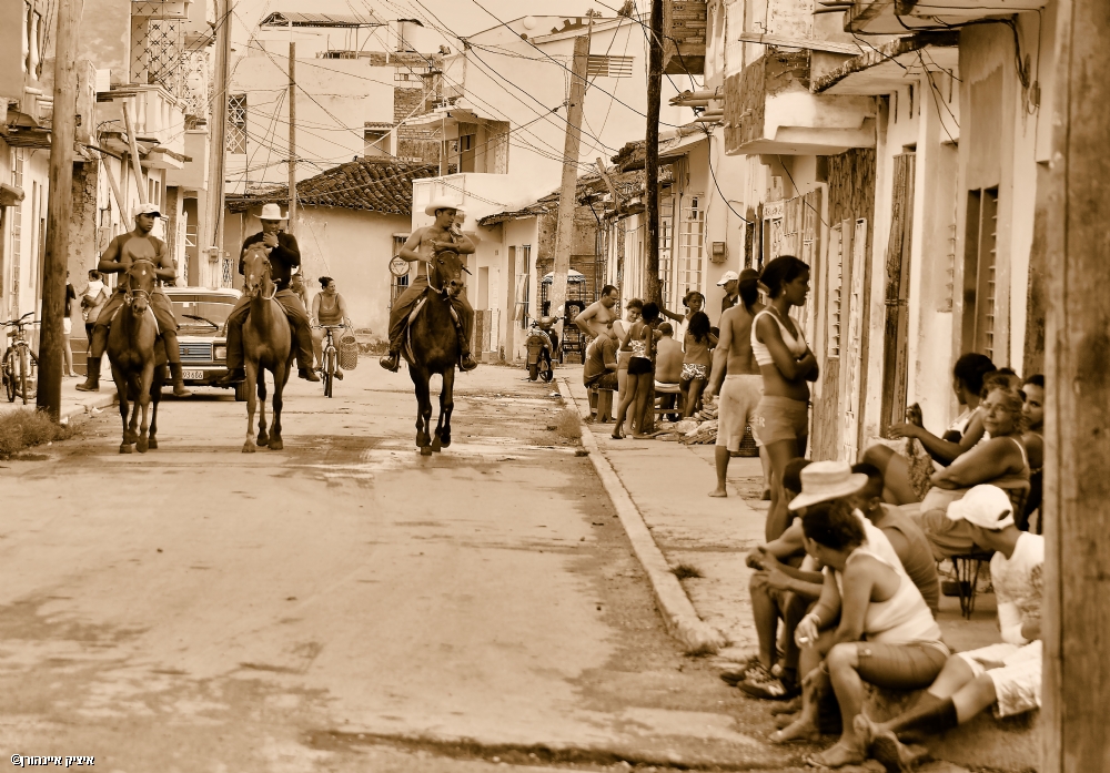 איציק איינהורן