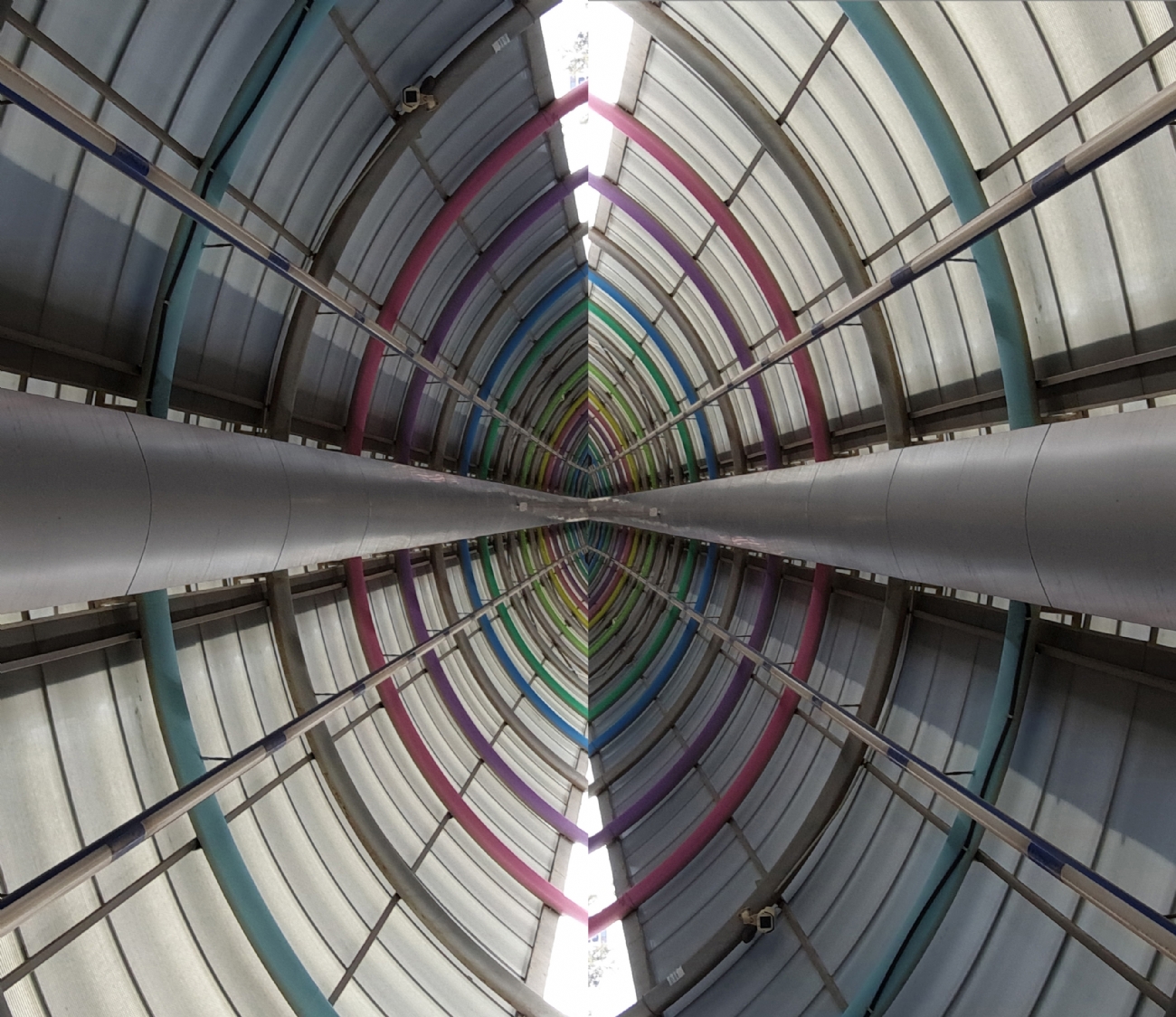 להתכנס למרכז