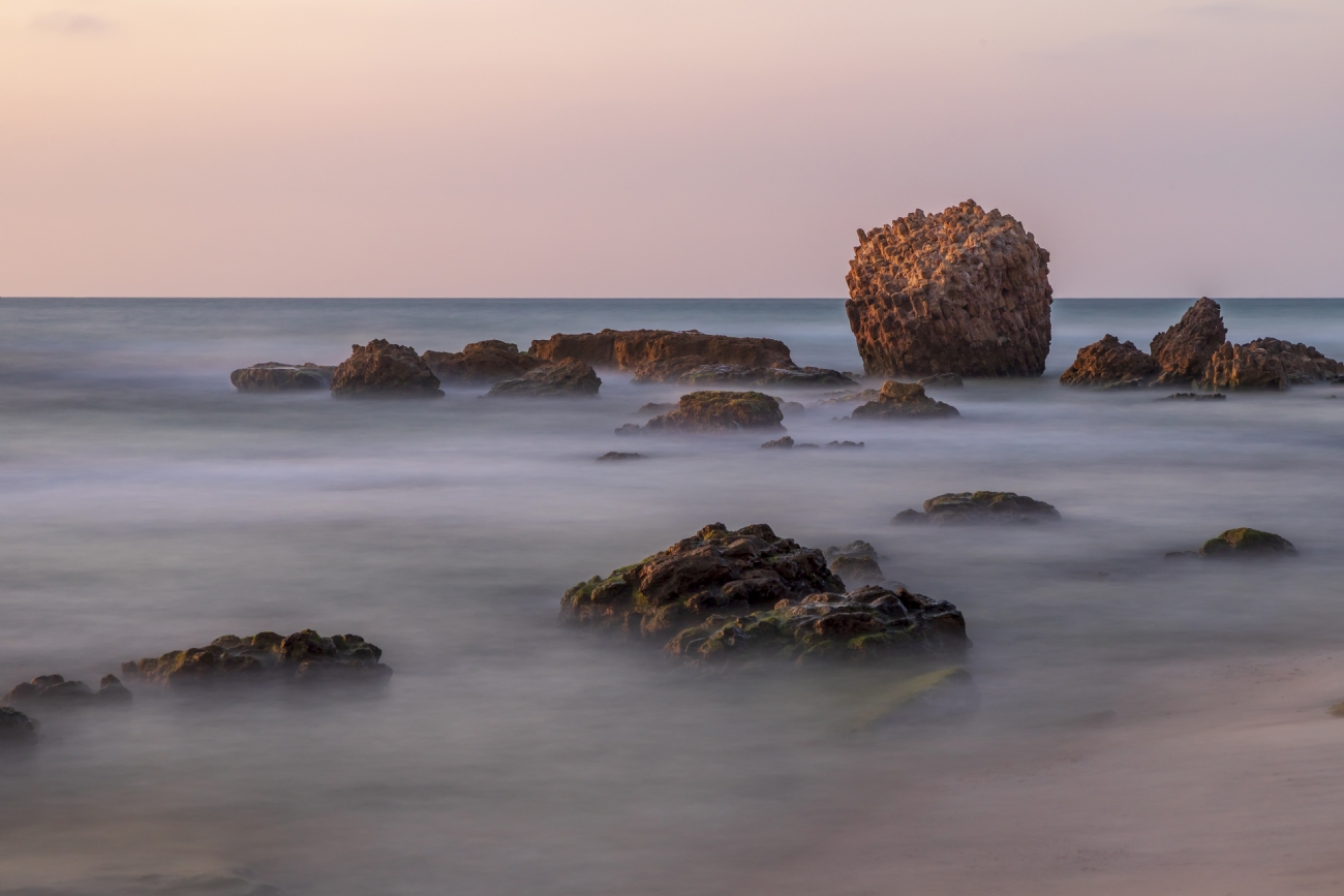 rock in water