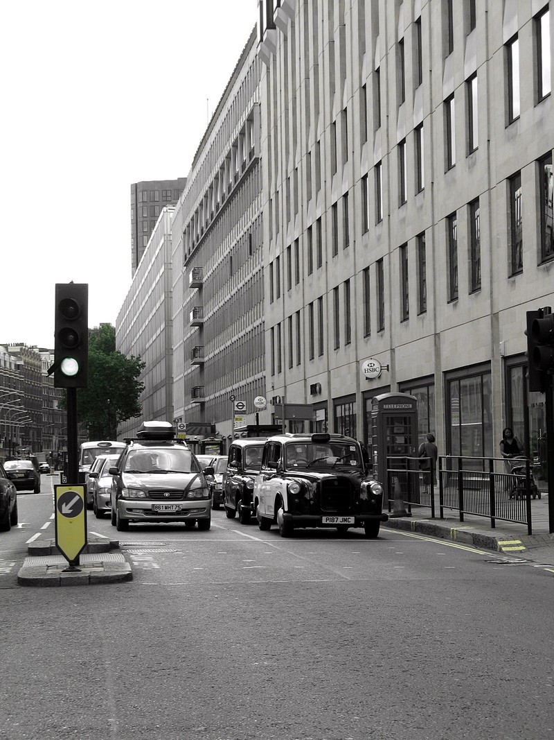 עדי אהרוניאן