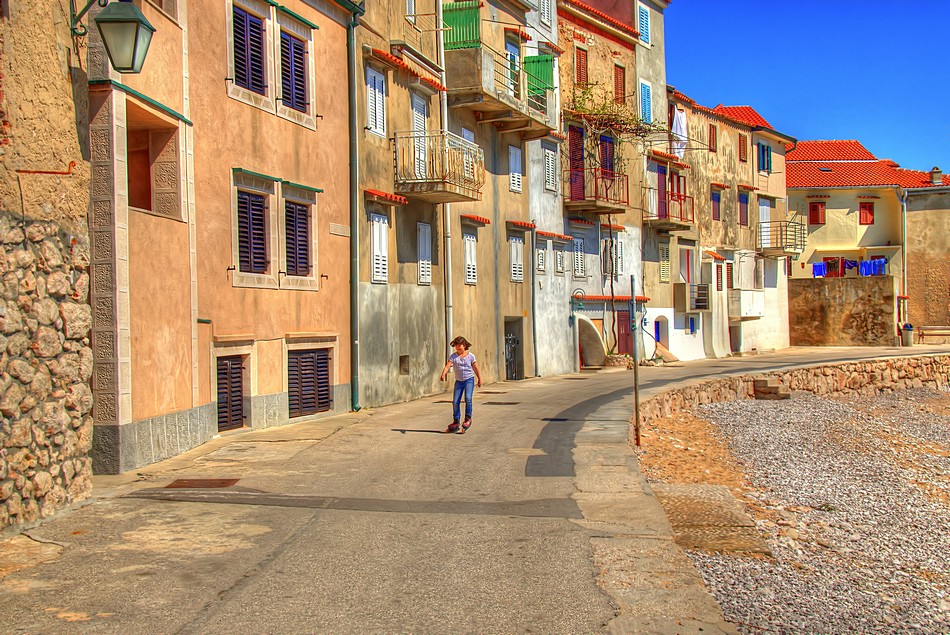 פיני  אביבי