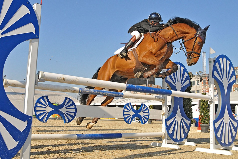 jumping antwerpen | צילום של: dan levy