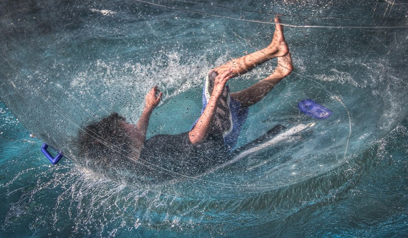 הנעורים כבועה