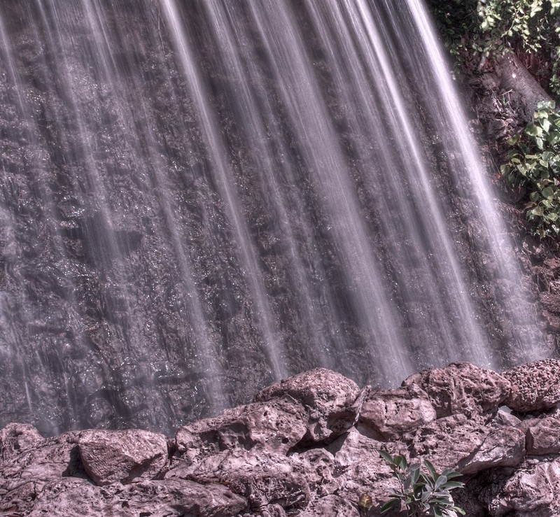 ומשה היכה בסלע...