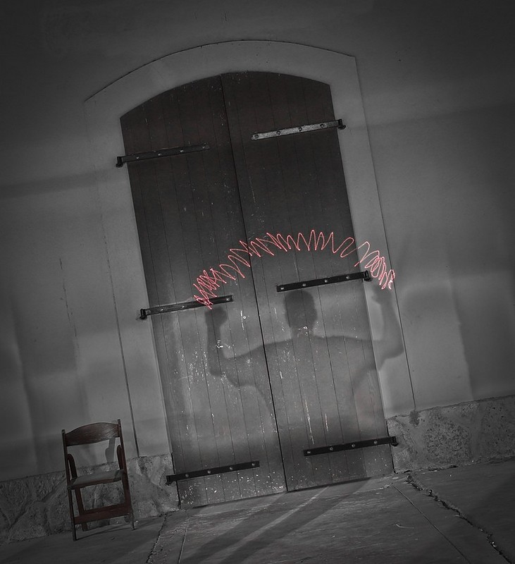 שער למגזין ב-לייזר