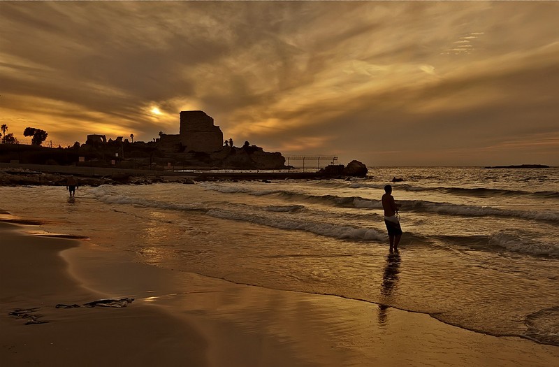 שקיעה במבצר.