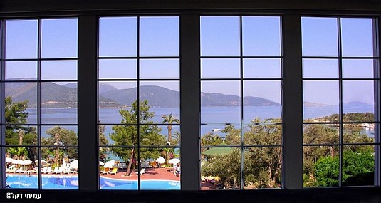 הנוף הנשקף מהחלון