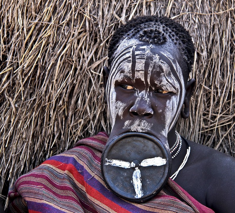 אשה משבט מורסי אתיופיה
