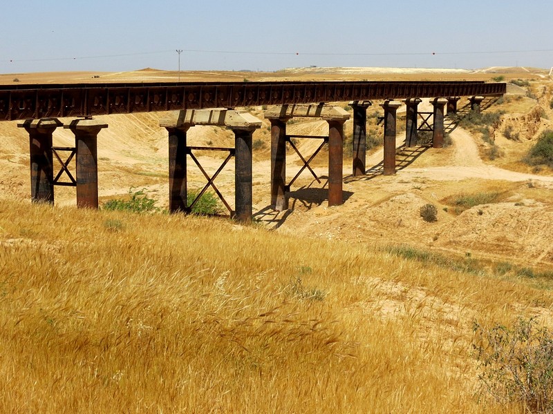 גשר מימים שחלפו ואינם