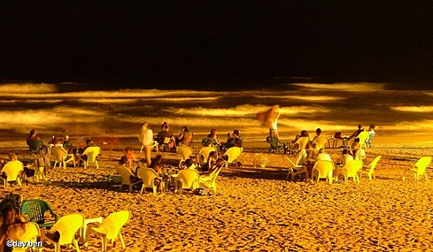 חוף ירושלים בלילה