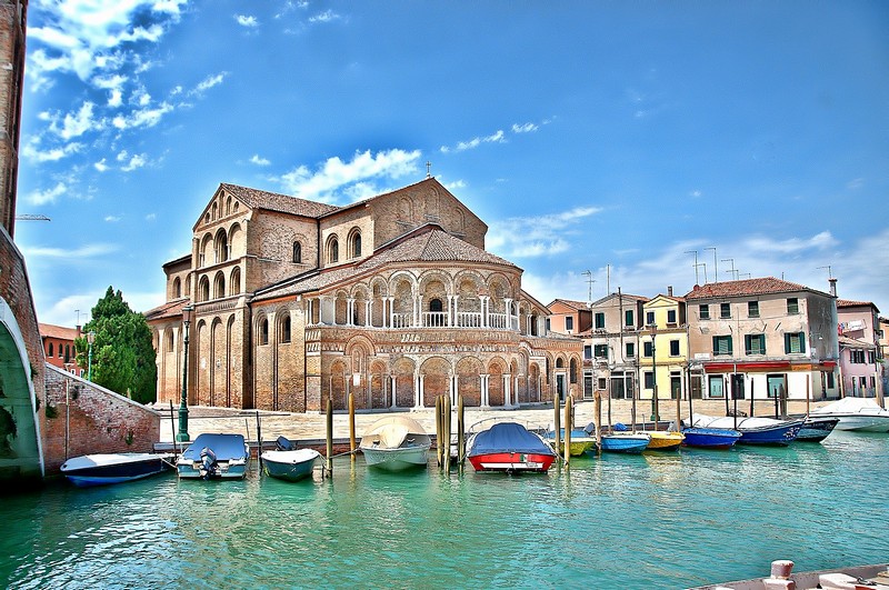 כנסיה על המים