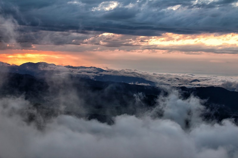 מעל לעננים ולא ממטוס