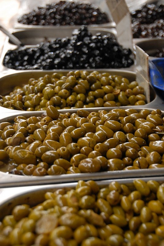 זיתים בשוק עכו