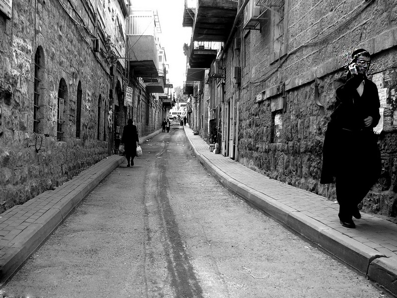 מאה שערים מס' 2