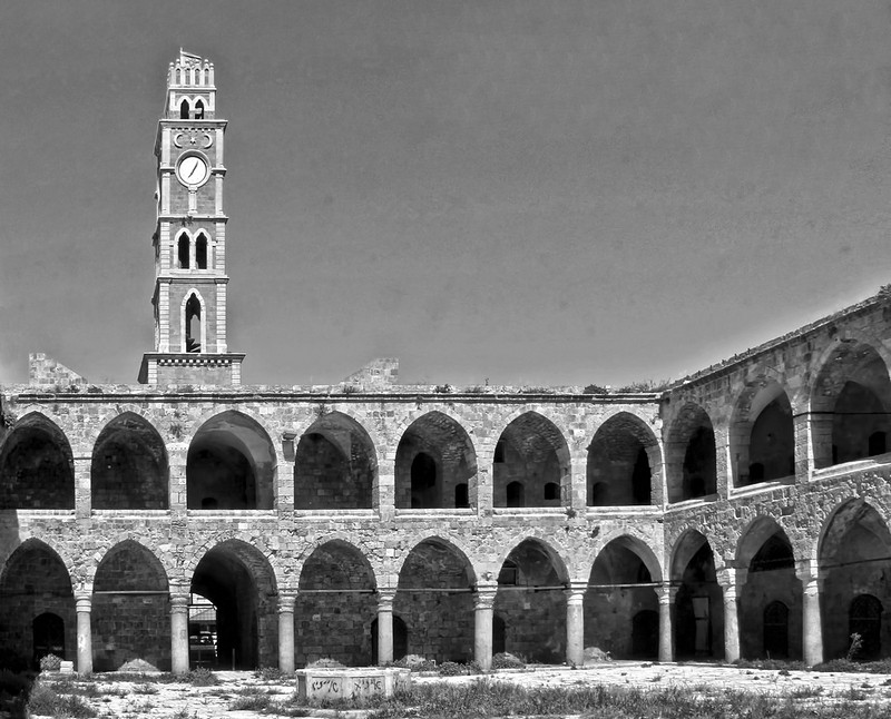 חאן העמודים עכו העתיקה