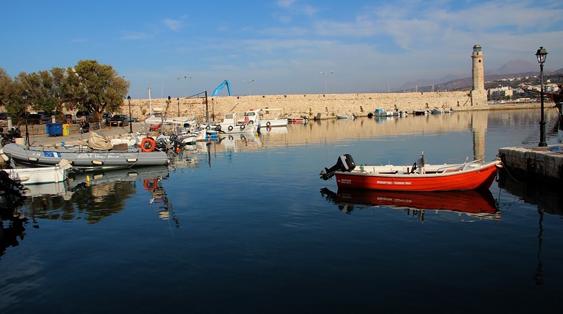 הסירה האדומה