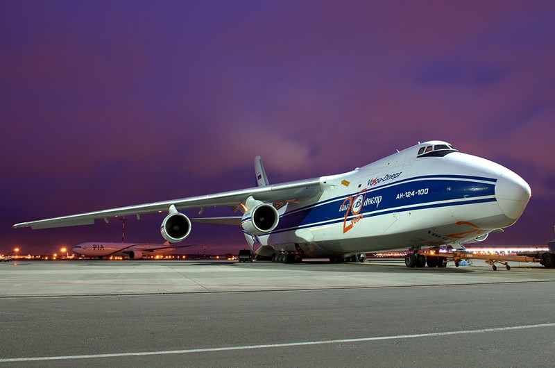 An-124-100