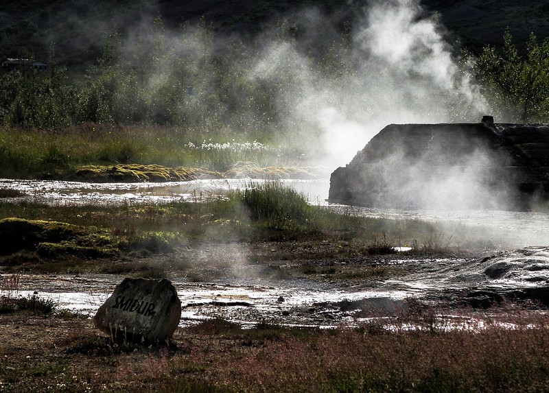 אד עולה מן הארץ
