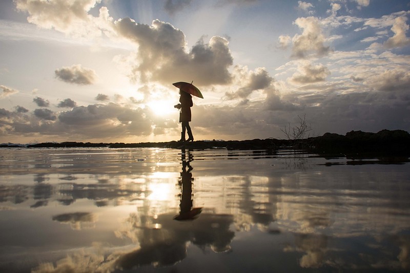 השתקפות בשקיעה