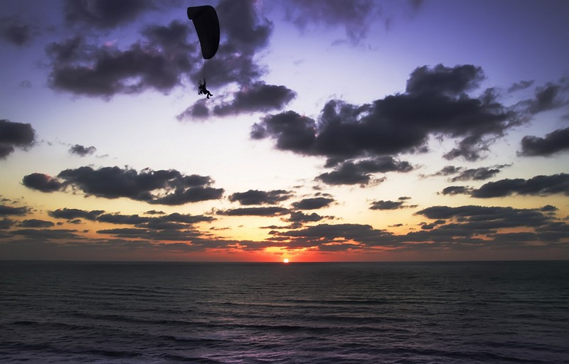 רחיפה אל השקיעה...