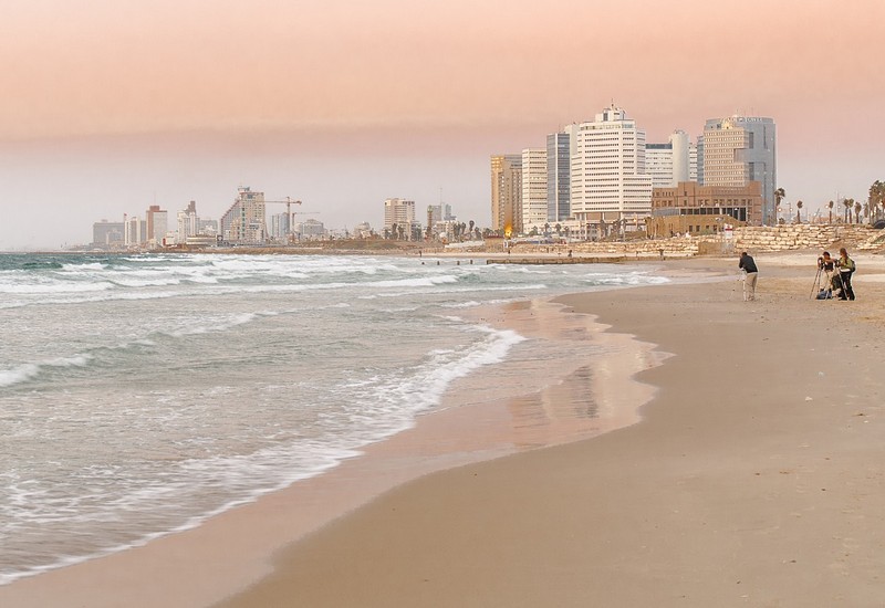 מחכים לשקיעה