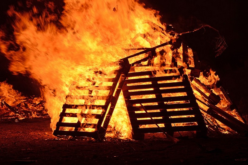 סולמות של אש