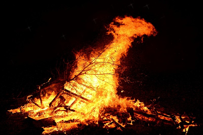 דרקון של אש