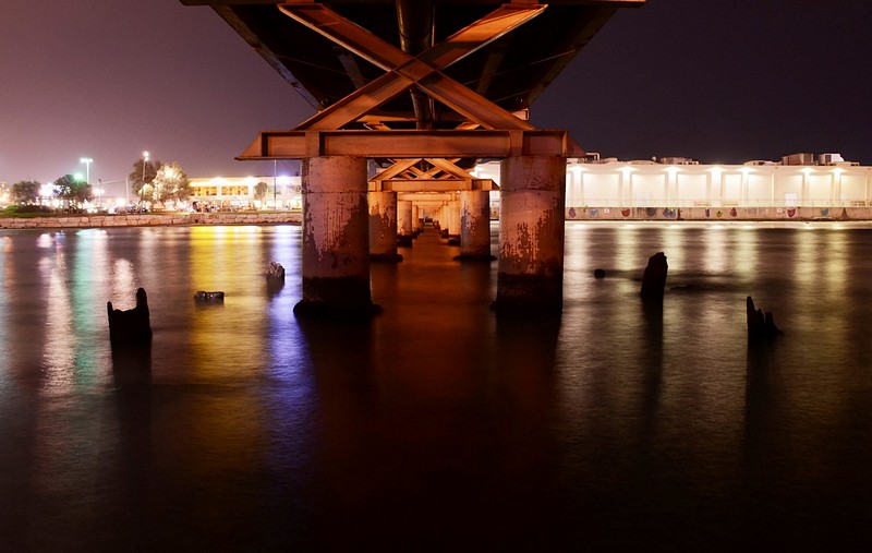 לכל גשר-מתחת לגשר!