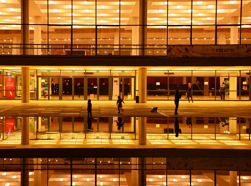 ברחבת הבימה