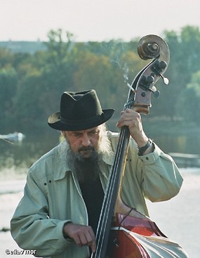 צליל מעושן.....