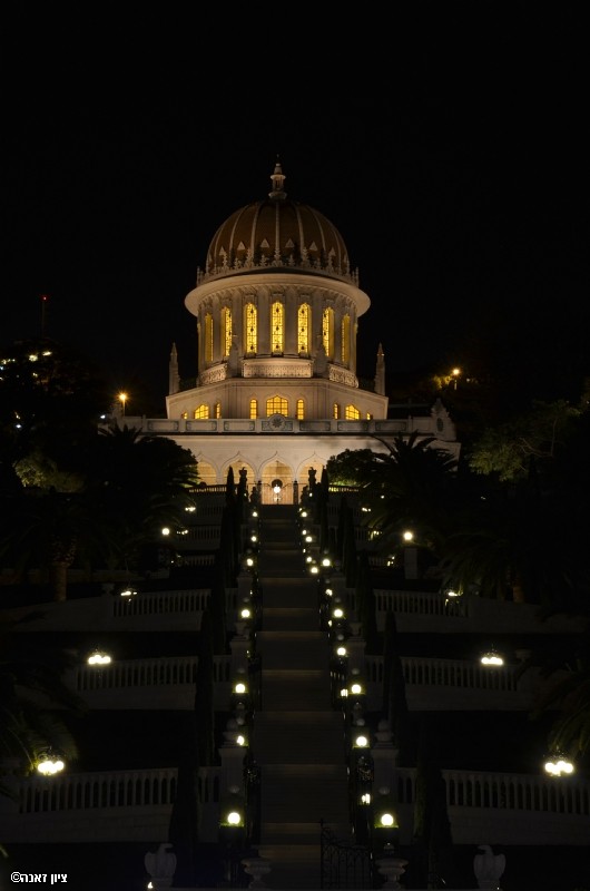 בהאיים בלילה