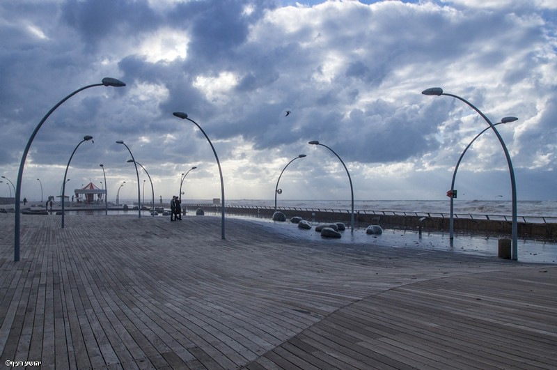 הפוגה בסערה (2)