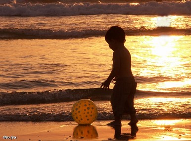 משחק עם הגלים