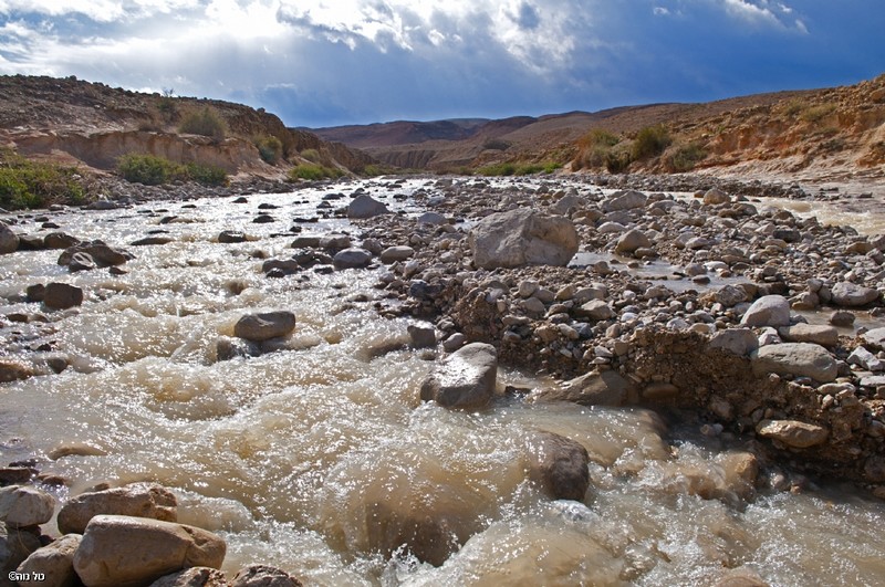 מים במדבר - נחל קנאים