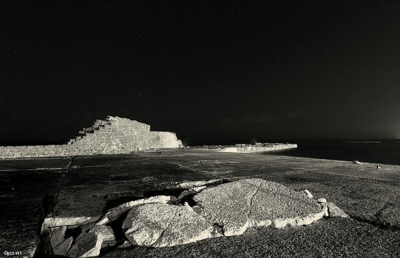 שברים בשחור לבן