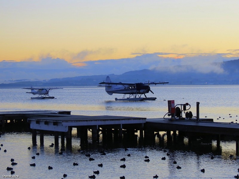 מטוסים על המים