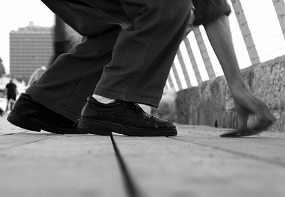 כבודו במקומו מונח