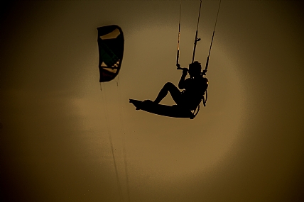 לצנוח למעלה