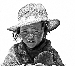 ילדה לאדאקית ב-ש/ל