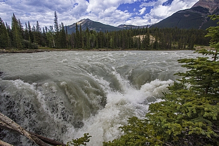 מפלי את'בסקה. קנדה.