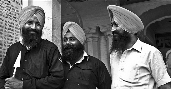 שומרי הסף במקדש הזהב