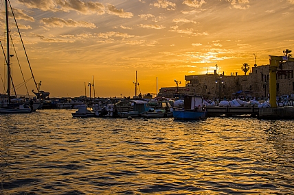 שקיעה בנמל עכו