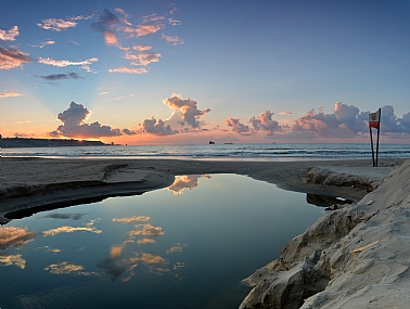 השתקפויות בשקיעה