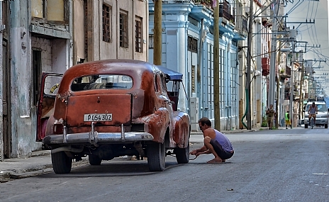 אויר בגלגלי מכונת הזמן | הוואנה  קובה  מכונית 