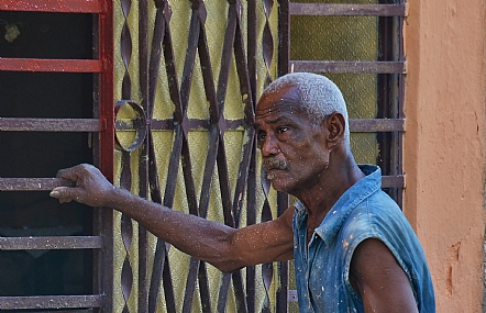 העצב אין לו סוף. | צבע  הוואנה  קובה 