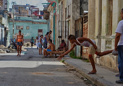 צלף הג'ולות. | משחקי רחוב  ג'ולות  הוואנה 