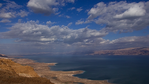 ים המוות הכחול בלאט...