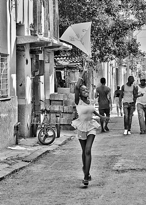 לחופש נולדה.